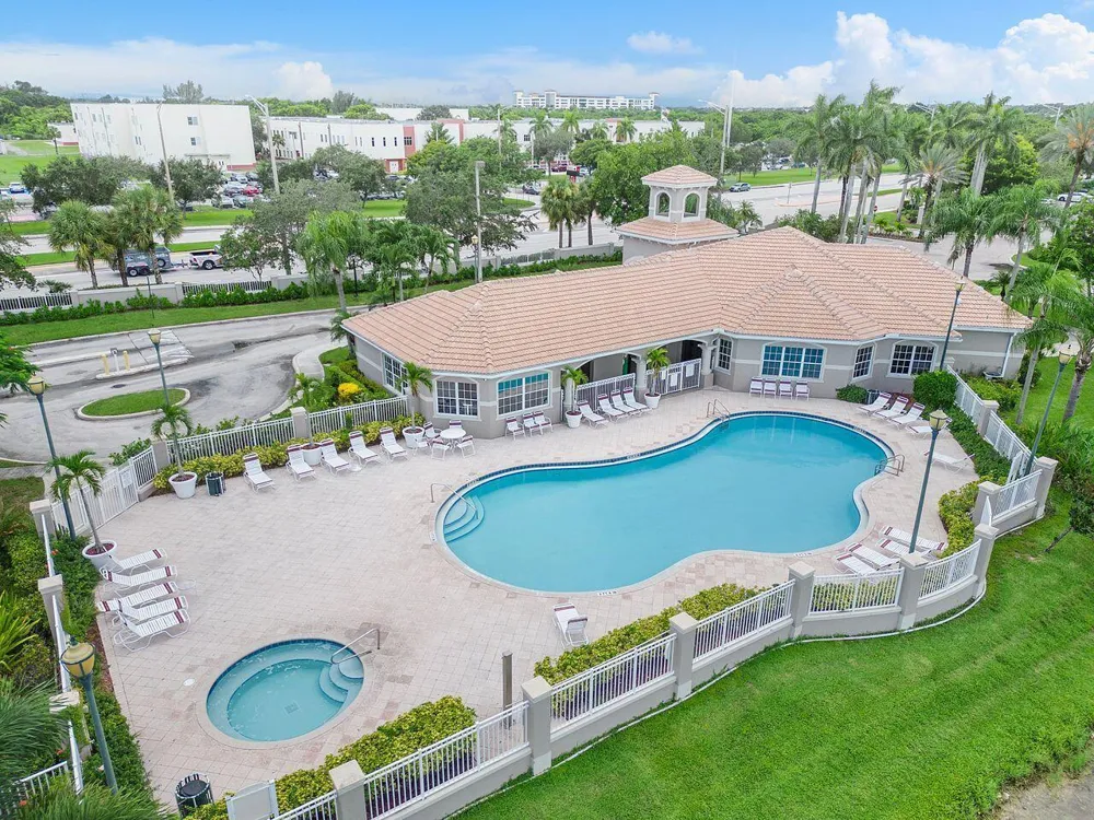 5011 Wiles Road #303 Coconut Creek, FL 33073