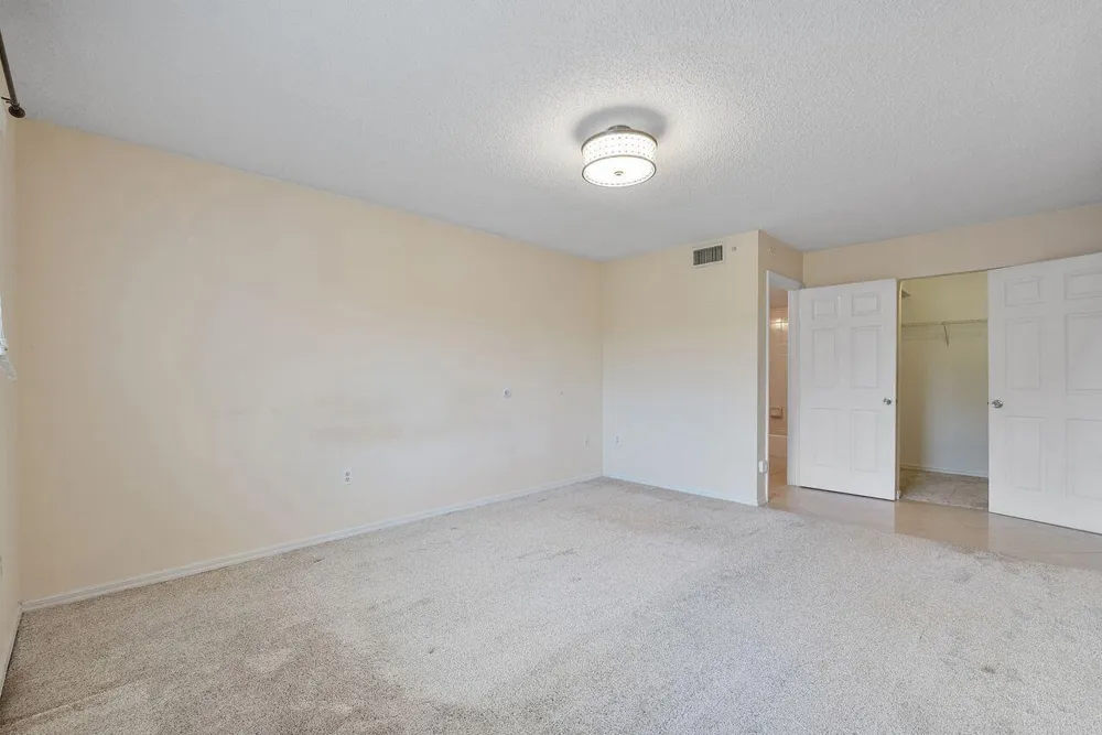5011 Wiles Road #303 Coconut Creek, FL 33073