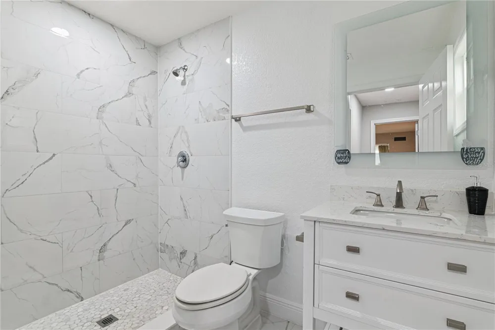732 E ORANGE AVENUE Eustis, FL 32726