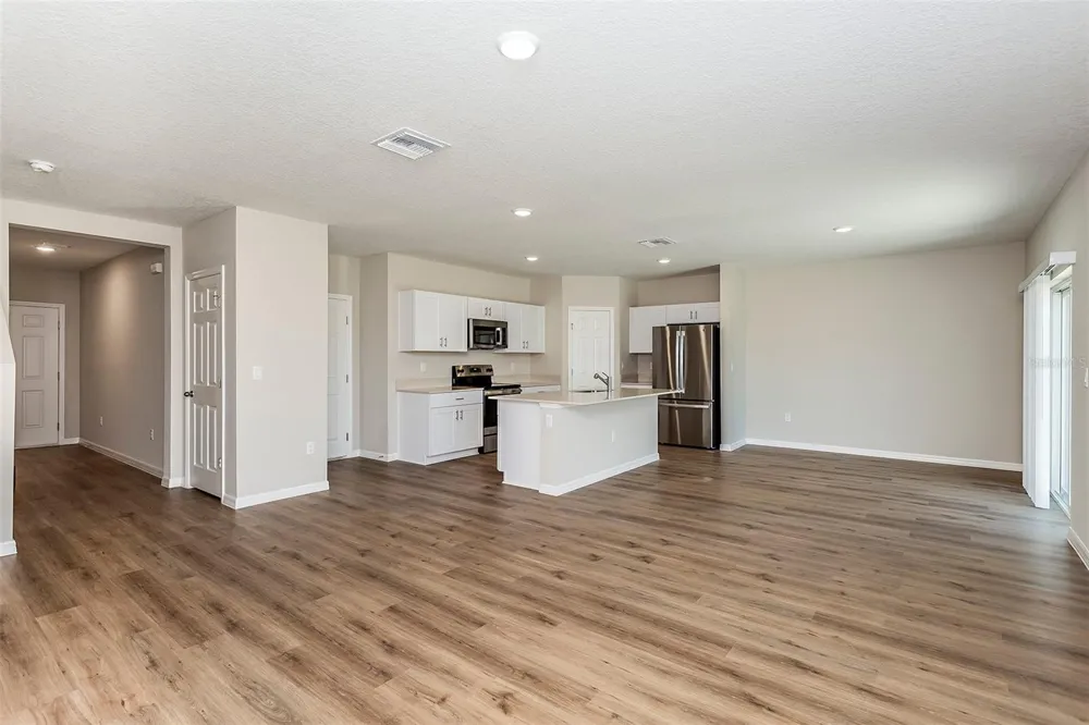 9092 BELLEVIEW FOREST PASS Dade City, FL 33525