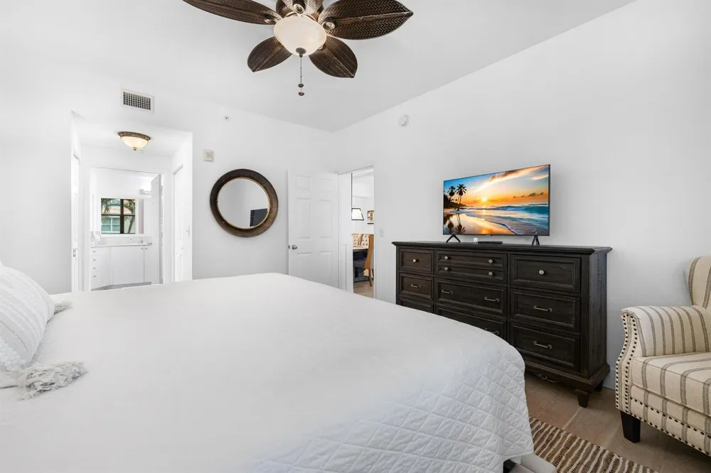 806 E Windward Way #213 Lantana, FL 33462