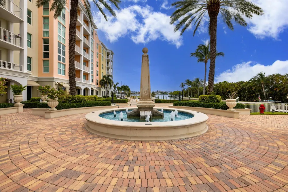 806 E Windward Way #213 Lantana, FL 33462