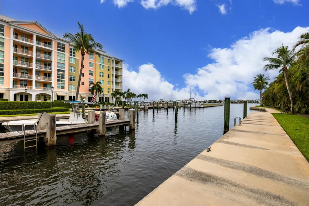806 E Windward Way #213 Lantana, FL 33462