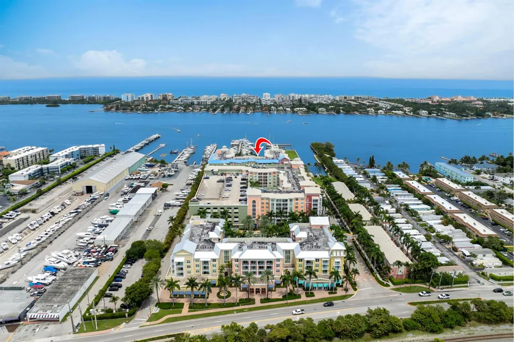806 E Windward Way #213 Lantana, FL 33462