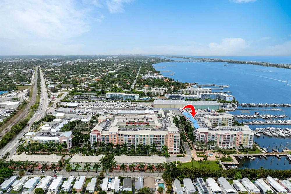 806 E Windward Way #213 Lantana, FL 33462