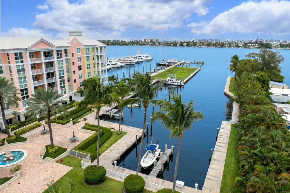 806 E Windward Way #213 Lantana, FL 33462