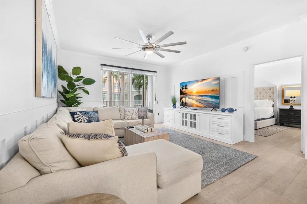 806 E Windward Way #213 Lantana, FL 33462