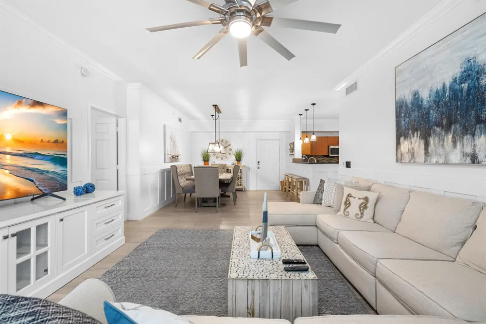 806 E Windward Way #213 Lantana, FL 33462