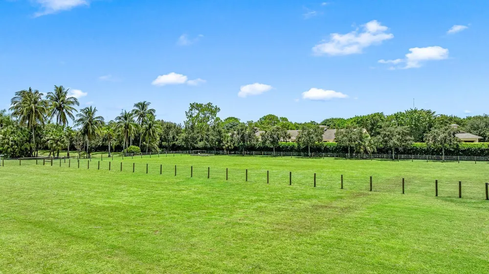 4595 125TH AVENUE S Wellington, FL 33449