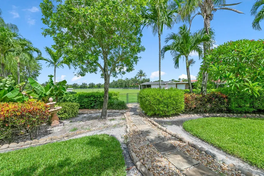 4595 125TH AVENUE S Wellington, FL 33449