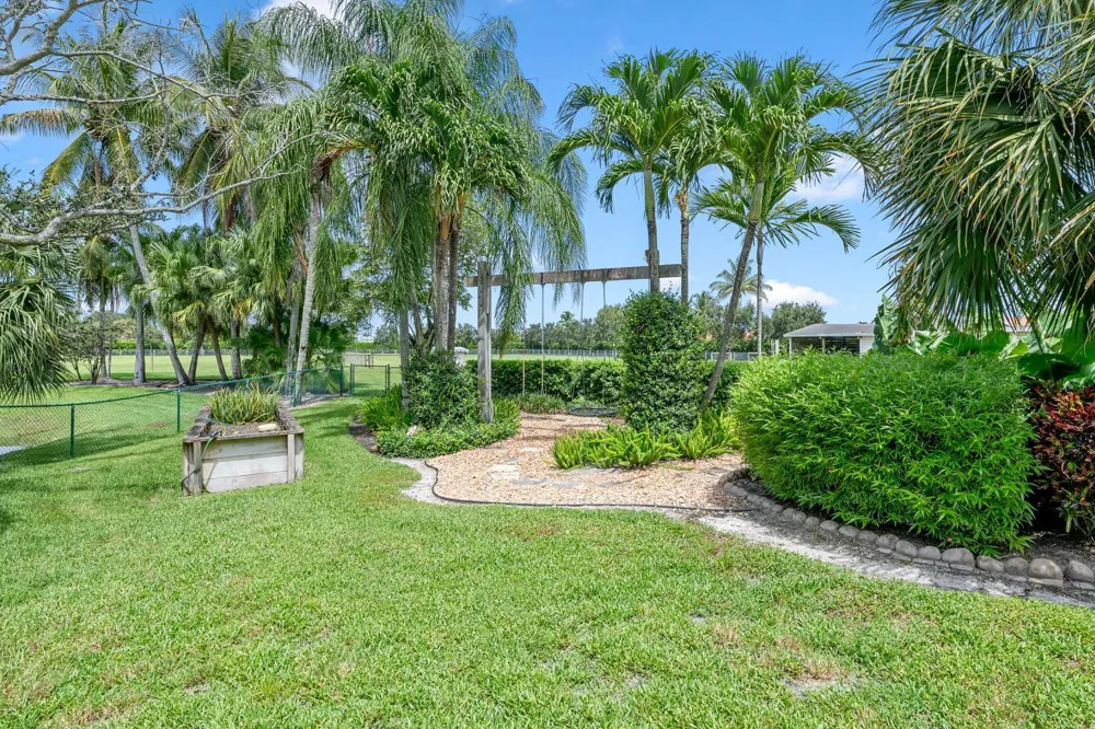 4595 125TH AVENUE S Wellington, FL 33449