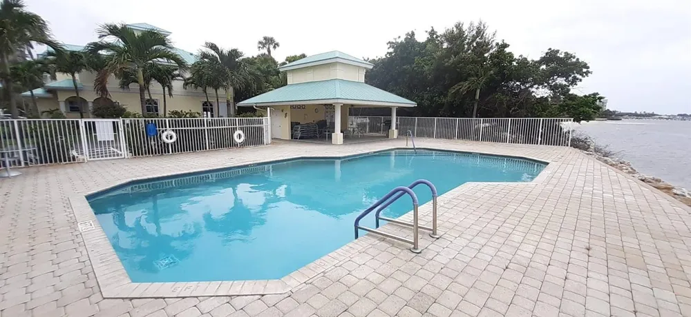 117 Barefoot Cove Hypoluxo, FL 33462