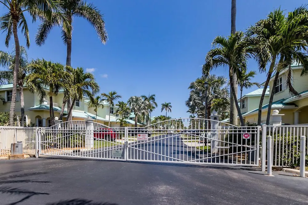 117 Barefoot Cove Hypoluxo, FL 33462
