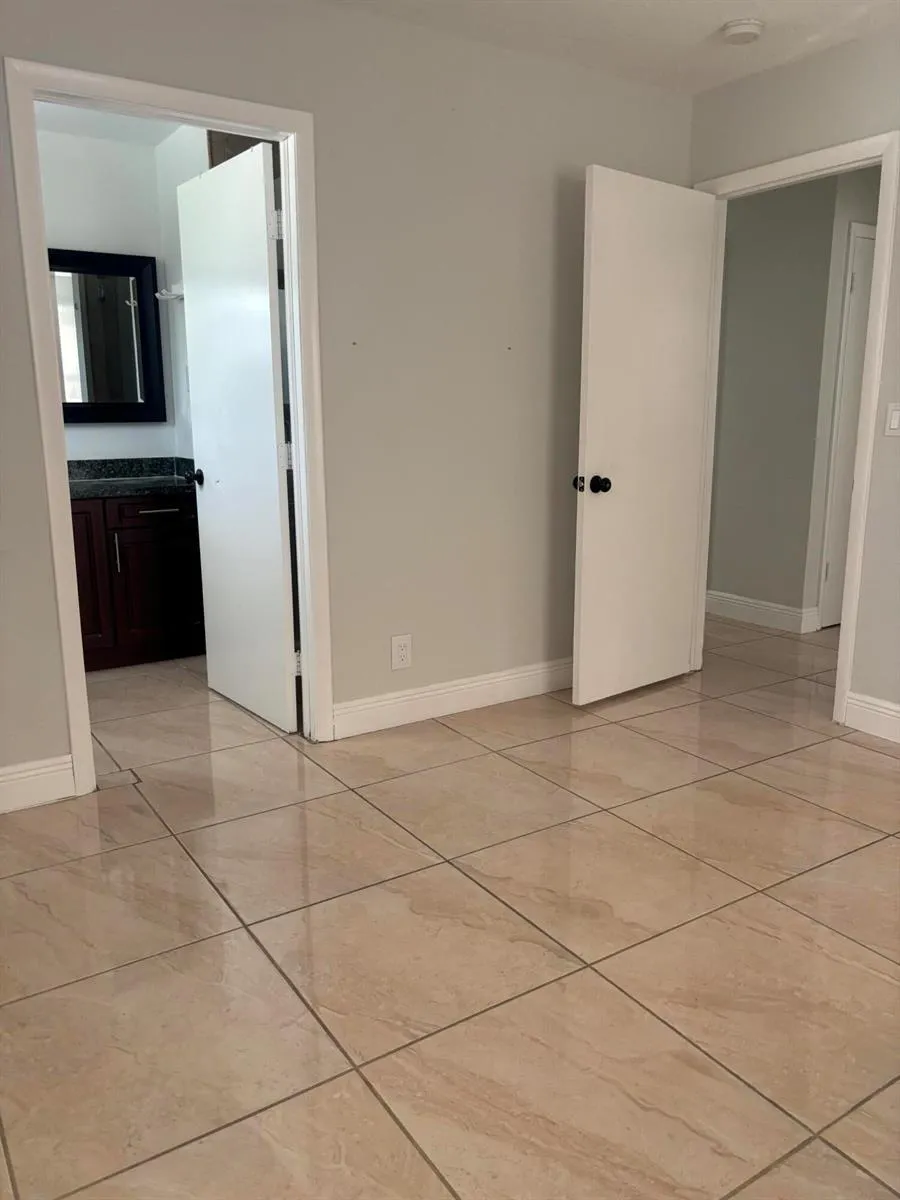 1831 EAST COURT Lake Clarke Shores, FL 33406