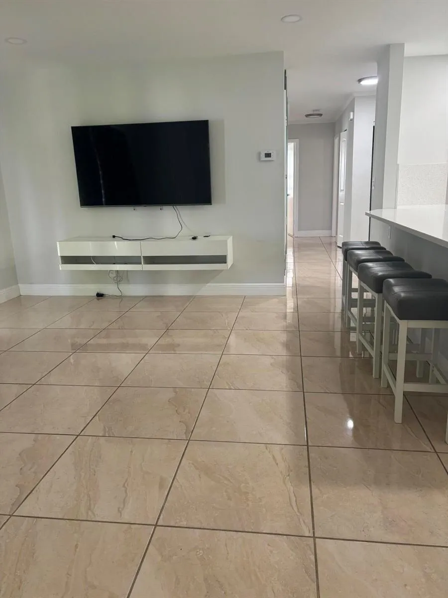 1831 EAST COURT Lake Clarke Shores, FL 33406