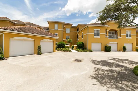 5015 Fairways Circle #305