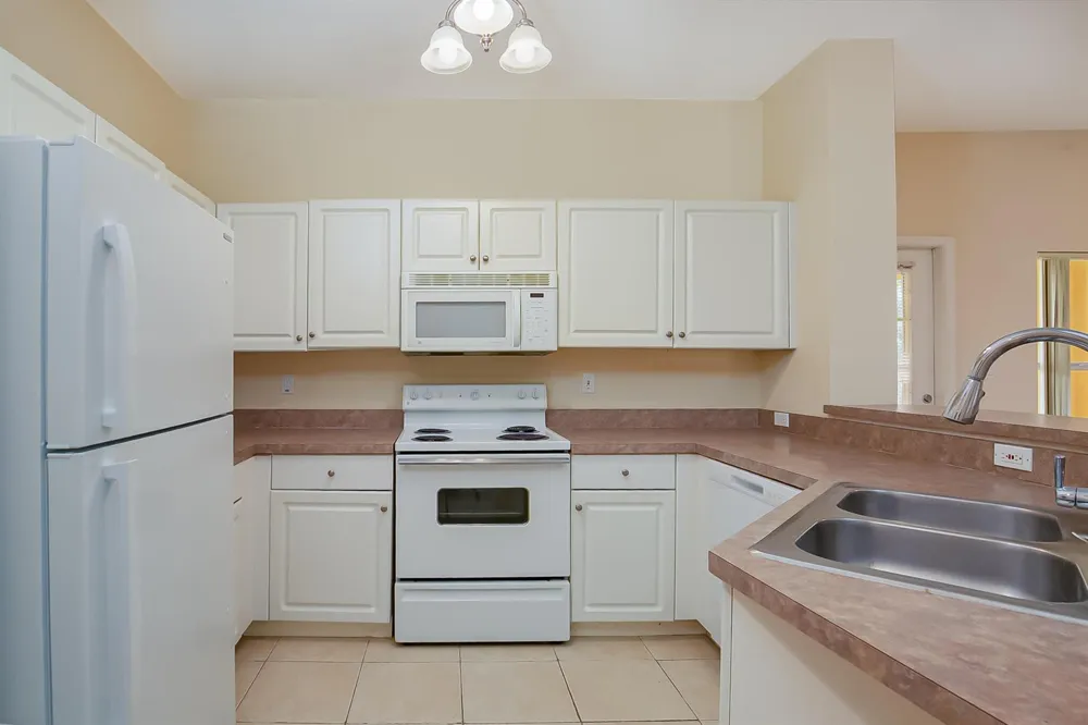 5015 Fairways Circle #305 Vero Beach, FL 32967