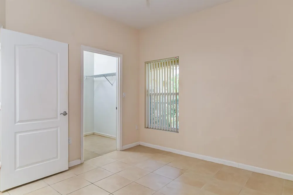 5015 Fairways Circle #305 Vero Beach, FL 32967