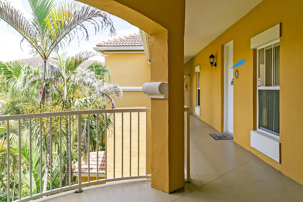 5015 Fairways Circle #305 Vero Beach, FL 32967