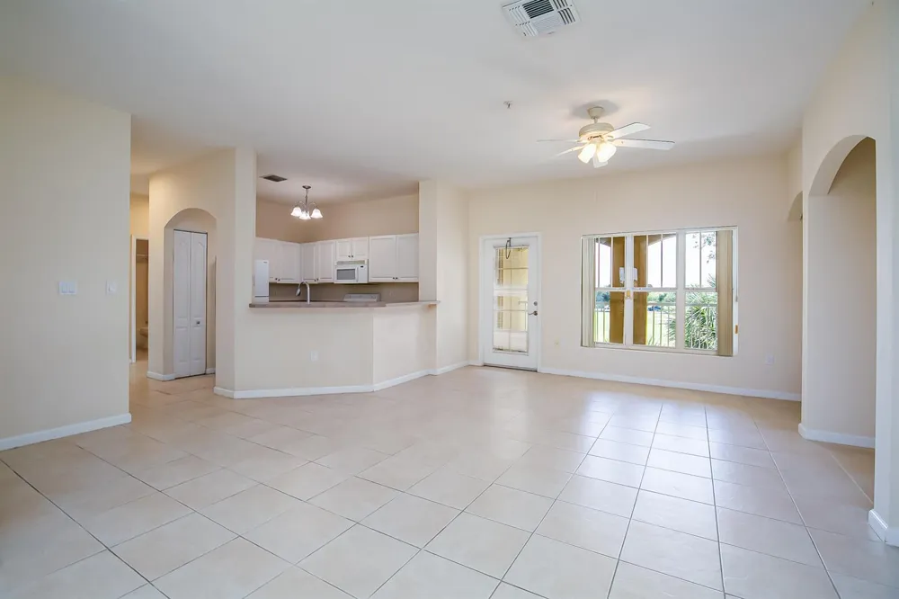 5015 Fairways Circle #305 Vero Beach, FL 32967