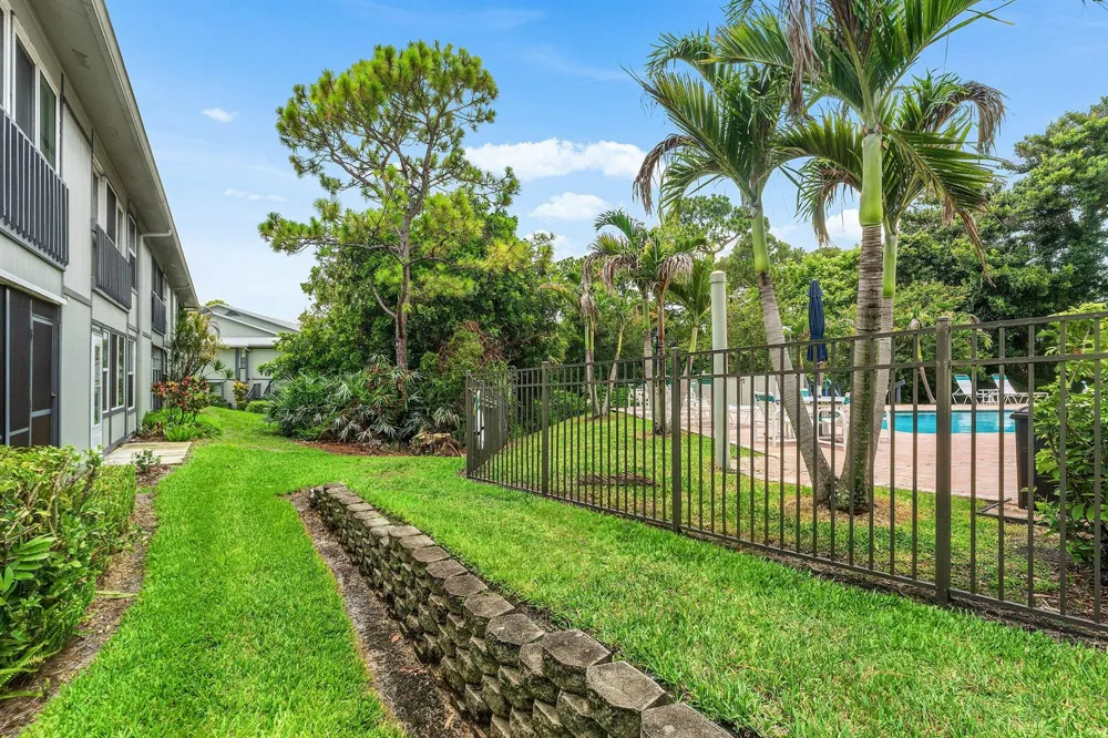 8388 SE CROFT CIRCLE #P-6 Hobe Sound, FL 33455