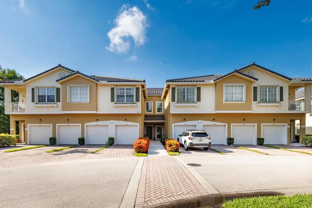 1560 SE Sheffield Terrace #102 Stuart, FL 34994