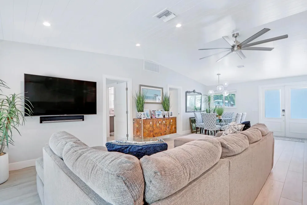 27 WILLOW ROAD Tequesta, FL 33469