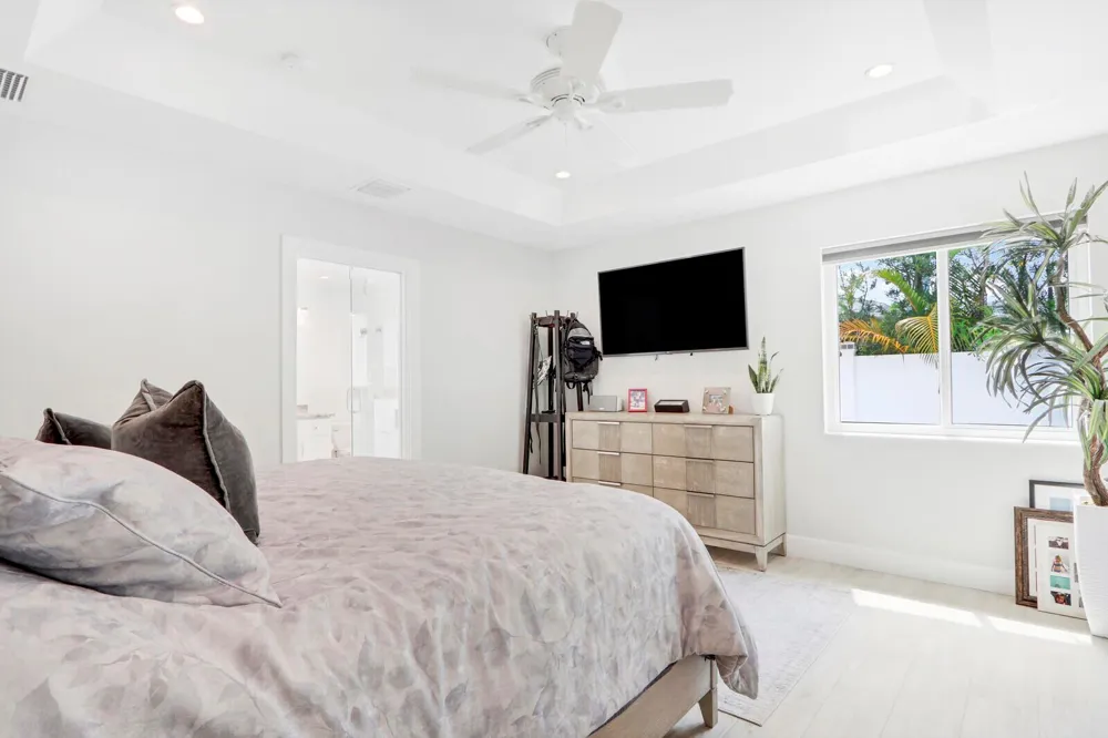 27 WILLOW ROAD Tequesta, FL 33469