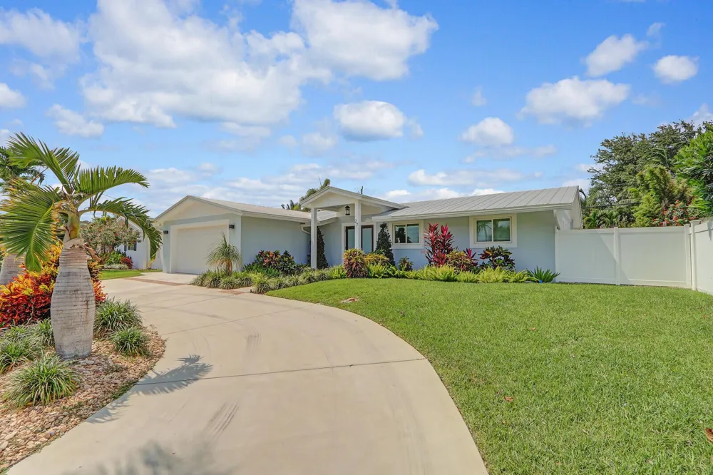 27 WILLOW ROAD Tequesta, FL 33469