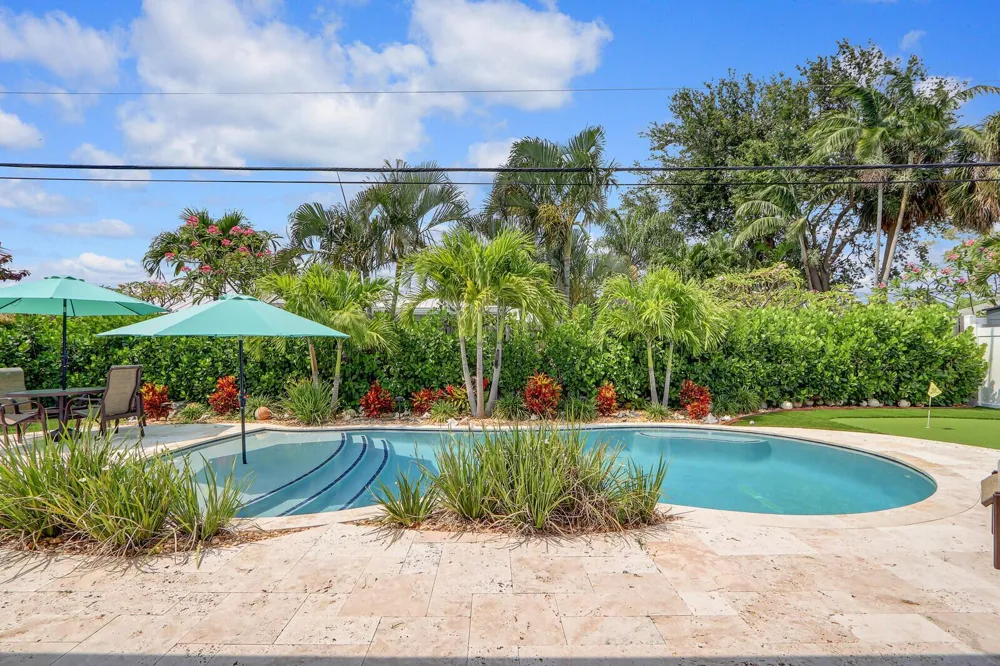 27 WILLOW ROAD Tequesta, FL 33469