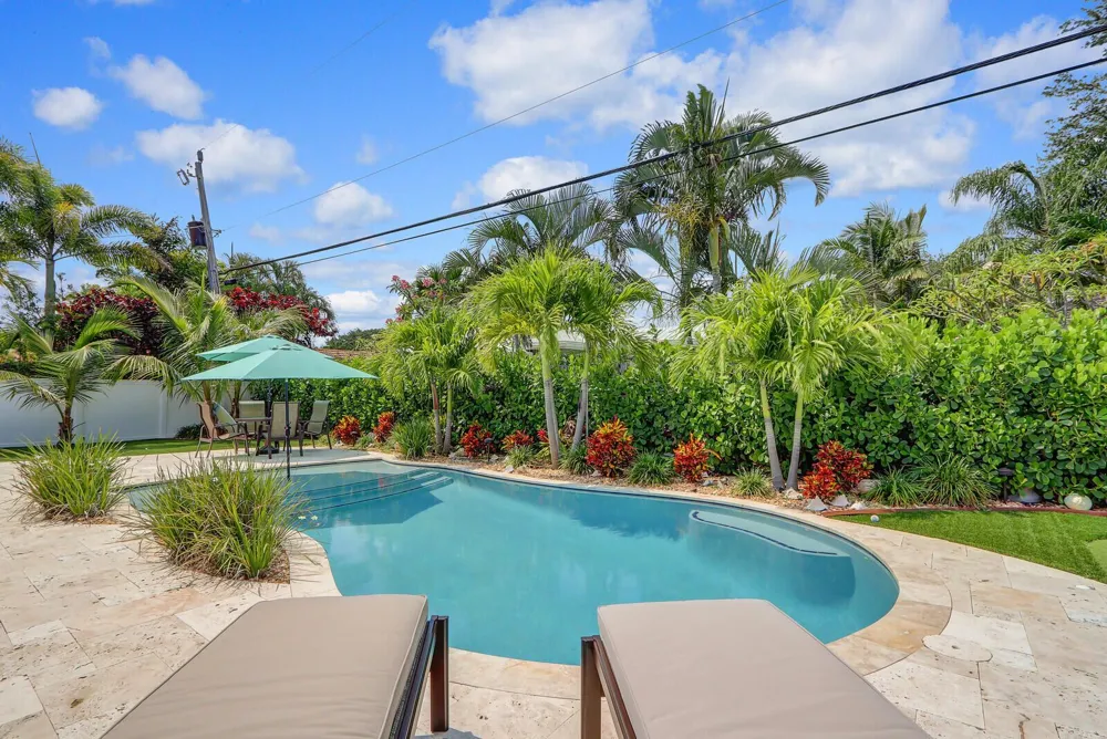 27 WILLOW ROAD Tequesta, FL 33469
