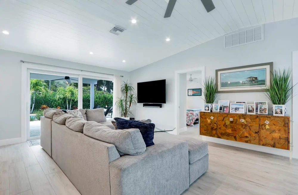 27 WILLOW ROAD Tequesta, FL 33469