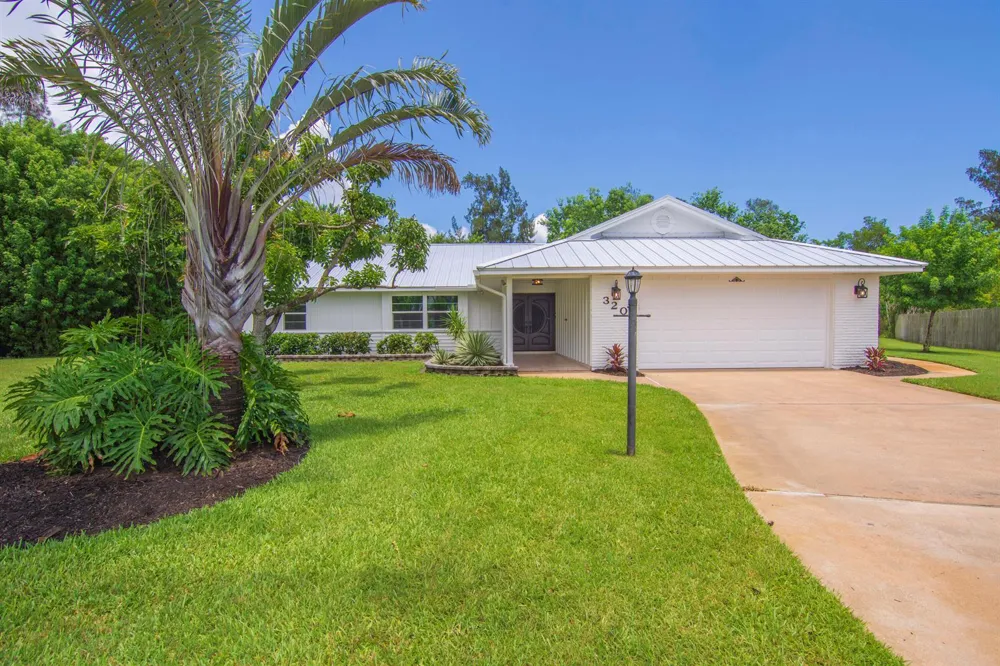 320 W FOREST TRAIL Vero Beach, FL 32962