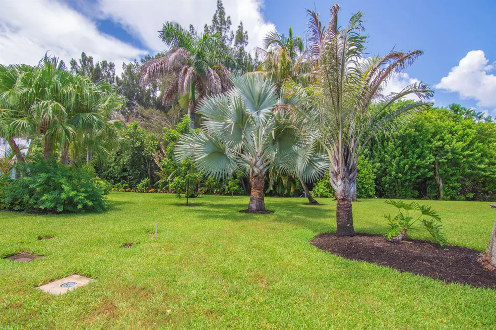 320 W FOREST TRAIL Vero Beach, FL 32962