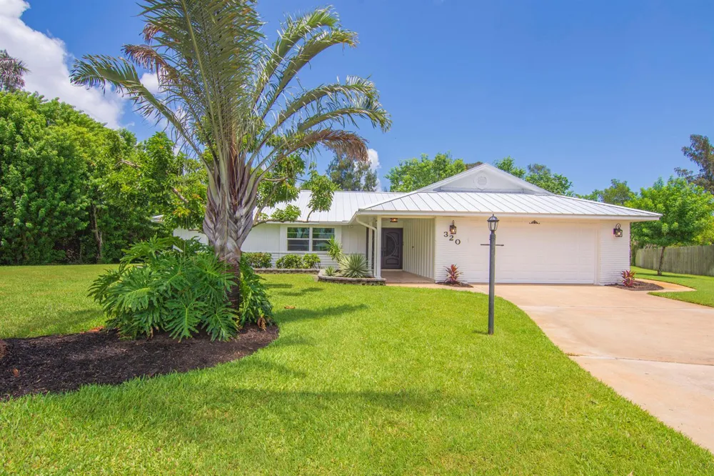 320 W FOREST TRAIL Vero Beach, FL 32962