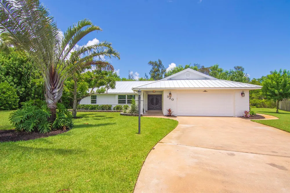 320 W FOREST TRAIL Vero Beach, FL 32962