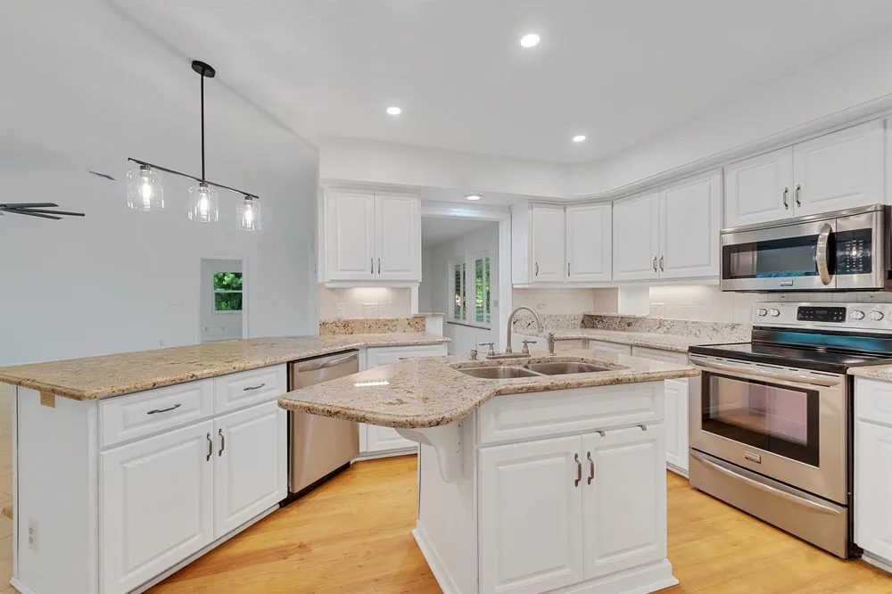 320 W FOREST TRAIL Vero Beach, FL 32962