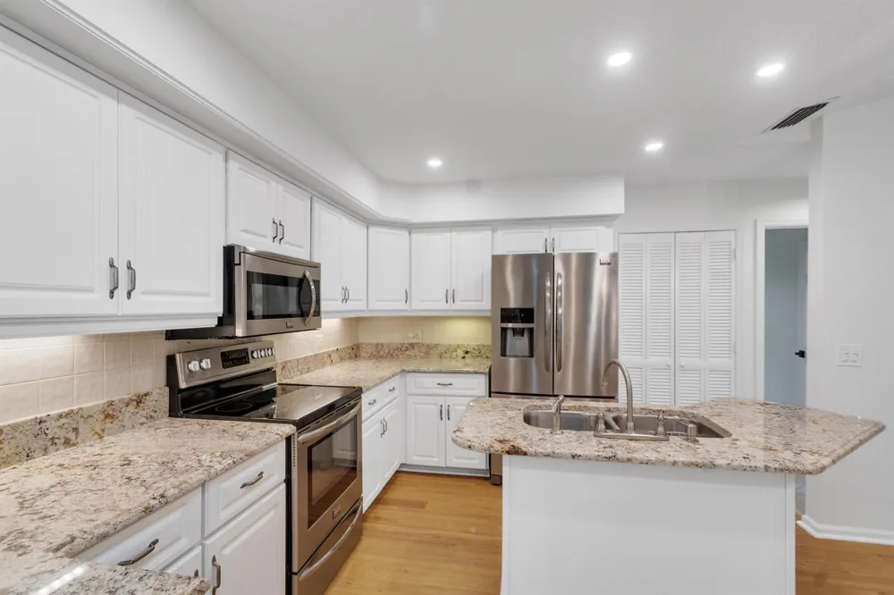 320 W FOREST TRAIL Vero Beach, FL 32962