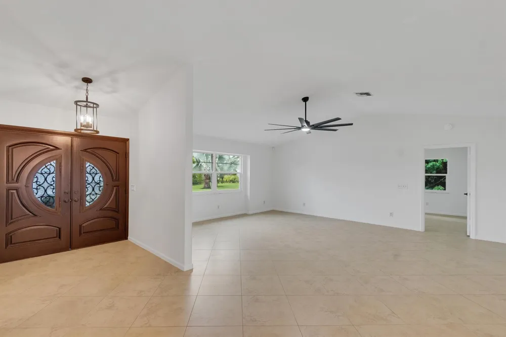 320 W FOREST TRAIL Vero Beach, FL 32962
