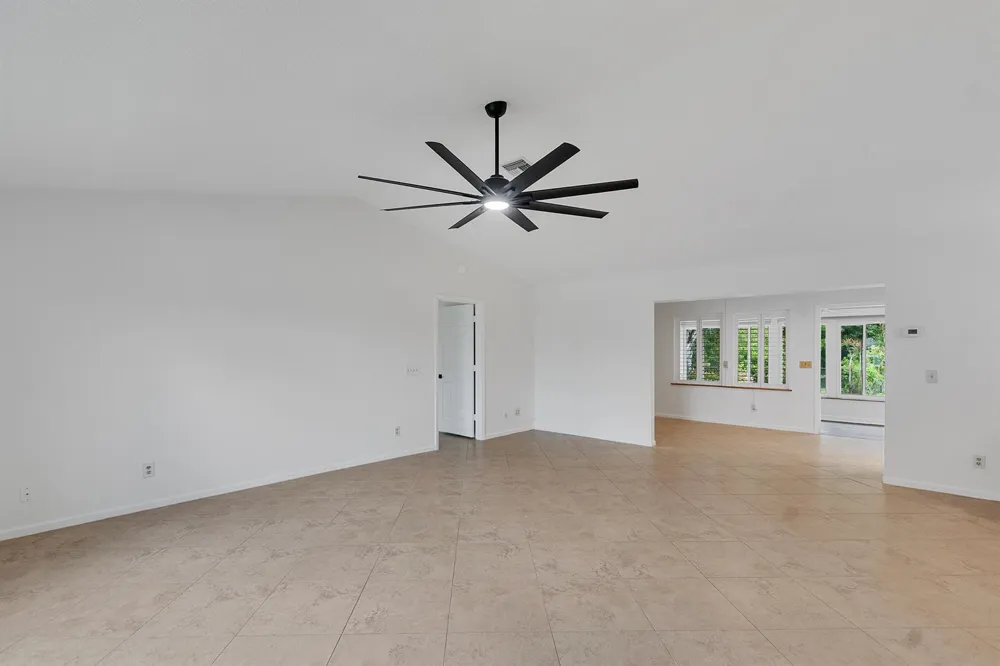 320 W FOREST TRAIL Vero Beach, FL 32962