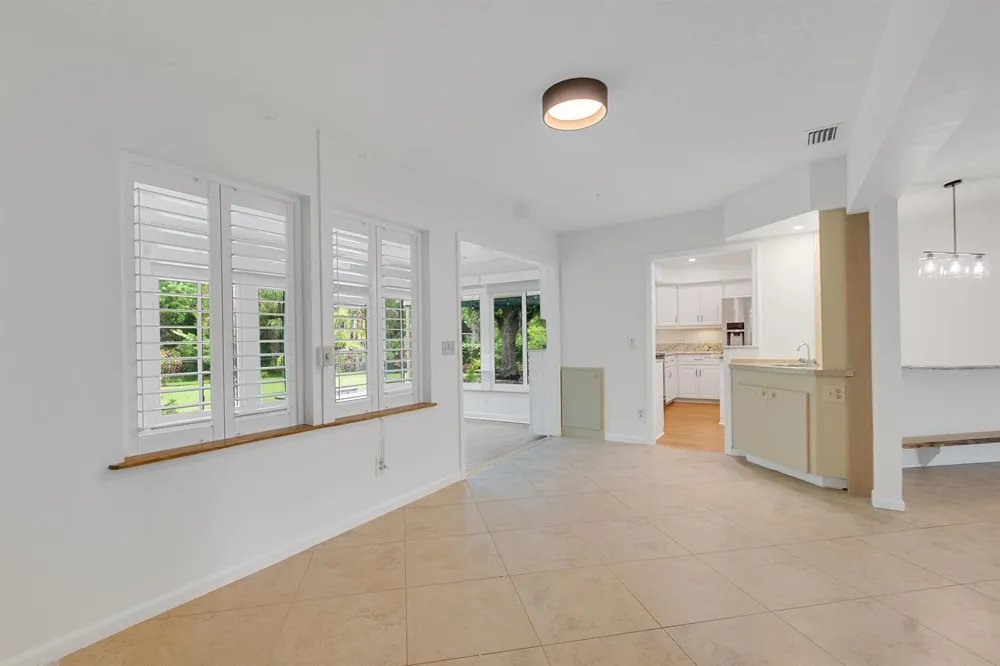 320 W FOREST TRAIL Vero Beach, FL 32962