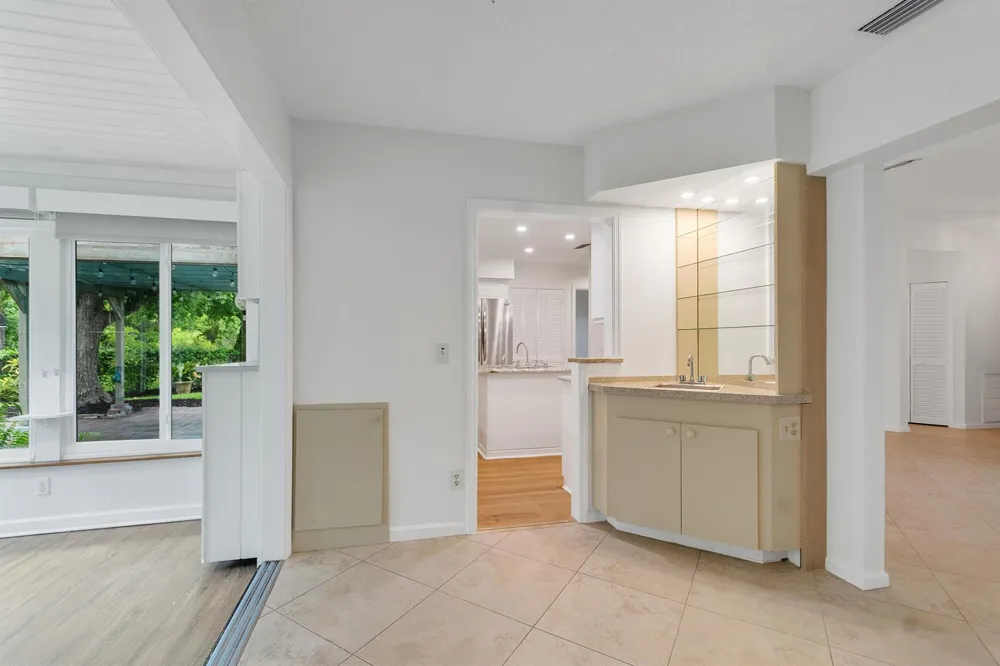 320 W FOREST TRAIL Vero Beach, FL 32962