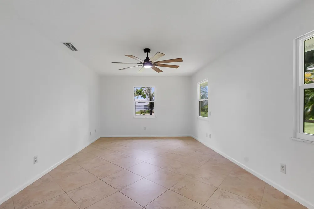 320 W FOREST TRAIL Vero Beach, FL 32962