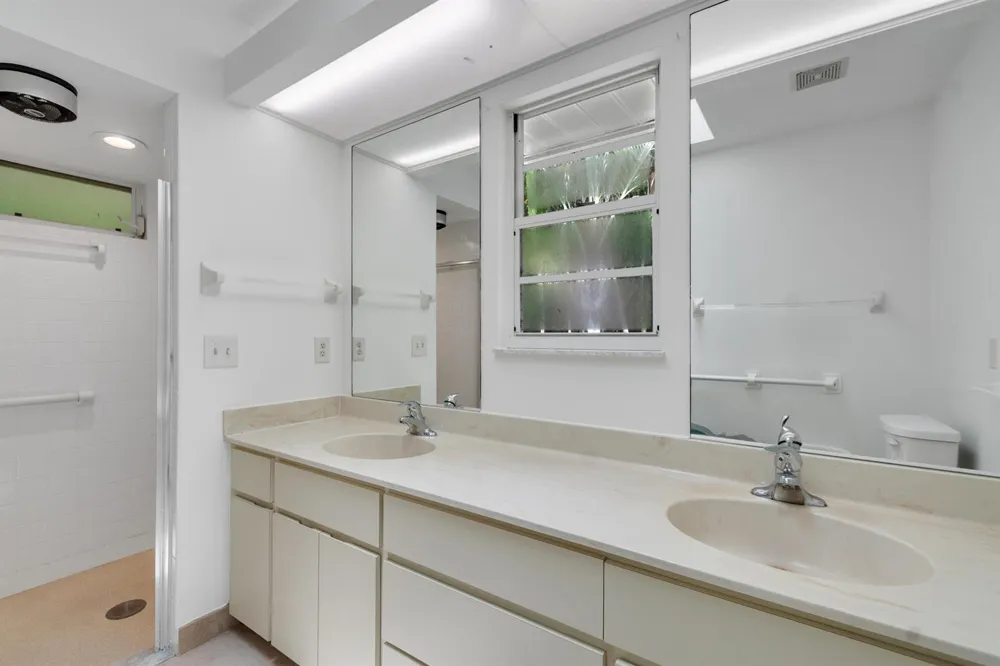320 W FOREST TRAIL Vero Beach, FL 32962
