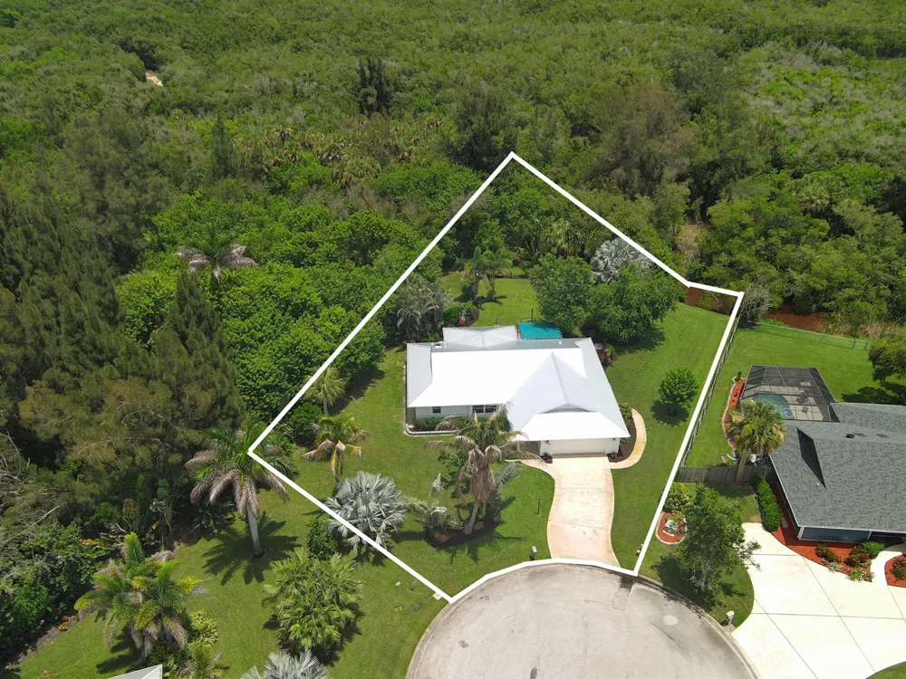 320 W FOREST TRAIL Vero Beach, FL 32962