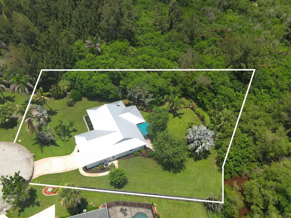 320 W FOREST TRAIL Vero Beach, FL 32962
