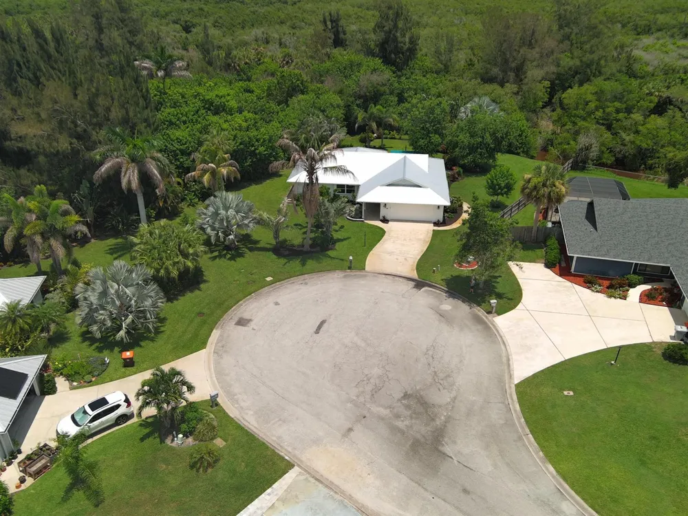 320 W FOREST TRAIL Vero Beach, FL 32962