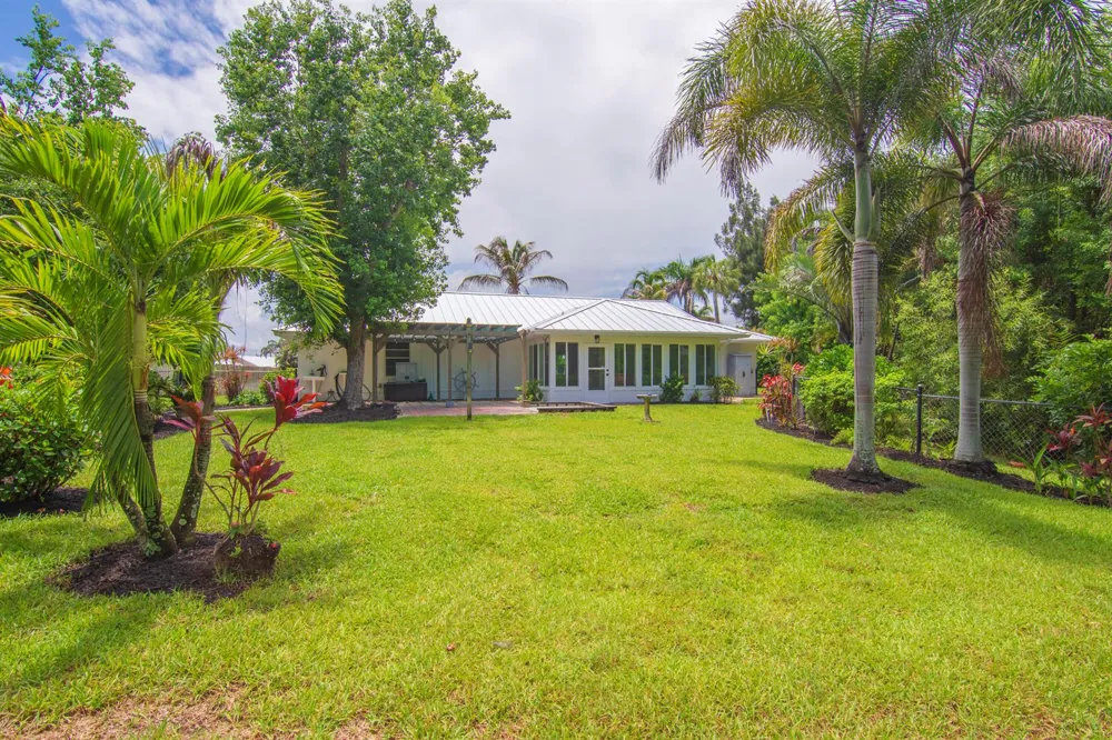 320 W FOREST TRAIL Vero Beach, FL 32962