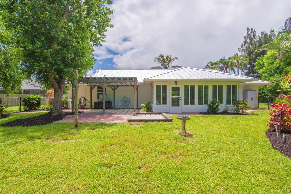 320 W FOREST TRAIL Vero Beach, FL 32962