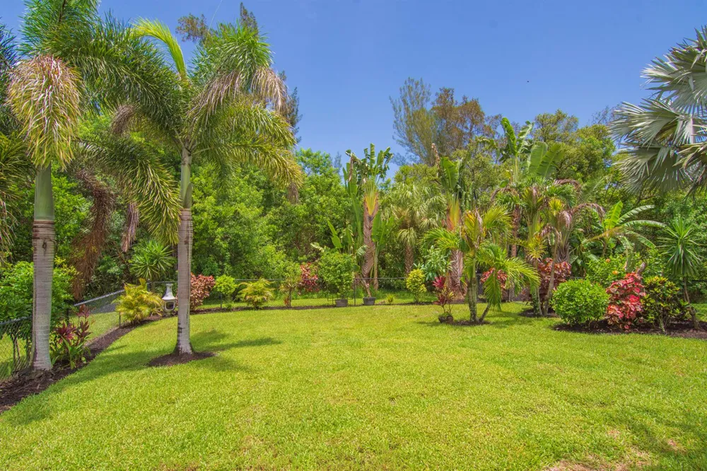 320 W FOREST TRAIL Vero Beach, FL 32962